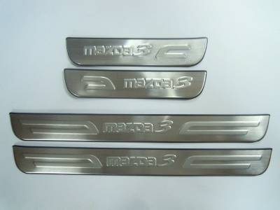 Mazda 3 (05–09) Накладки на дверные пороги с логотипом, нерж.